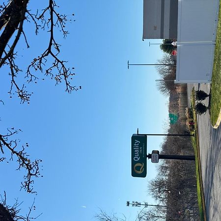 Quality Inn Spring Valley - Nanuet Екстериор снимка