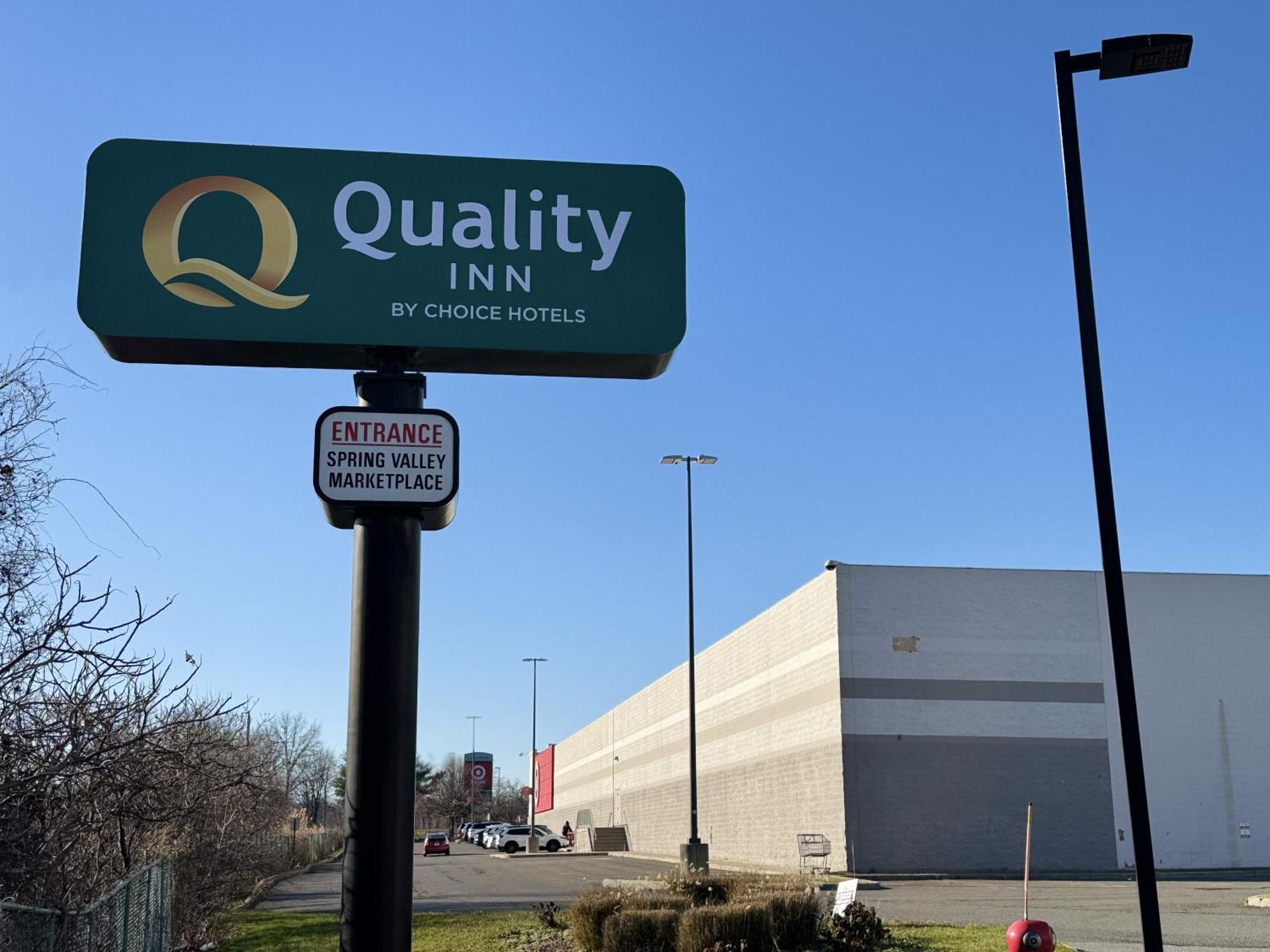 Quality Inn Spring Valley - Nanuet Екстериор снимка