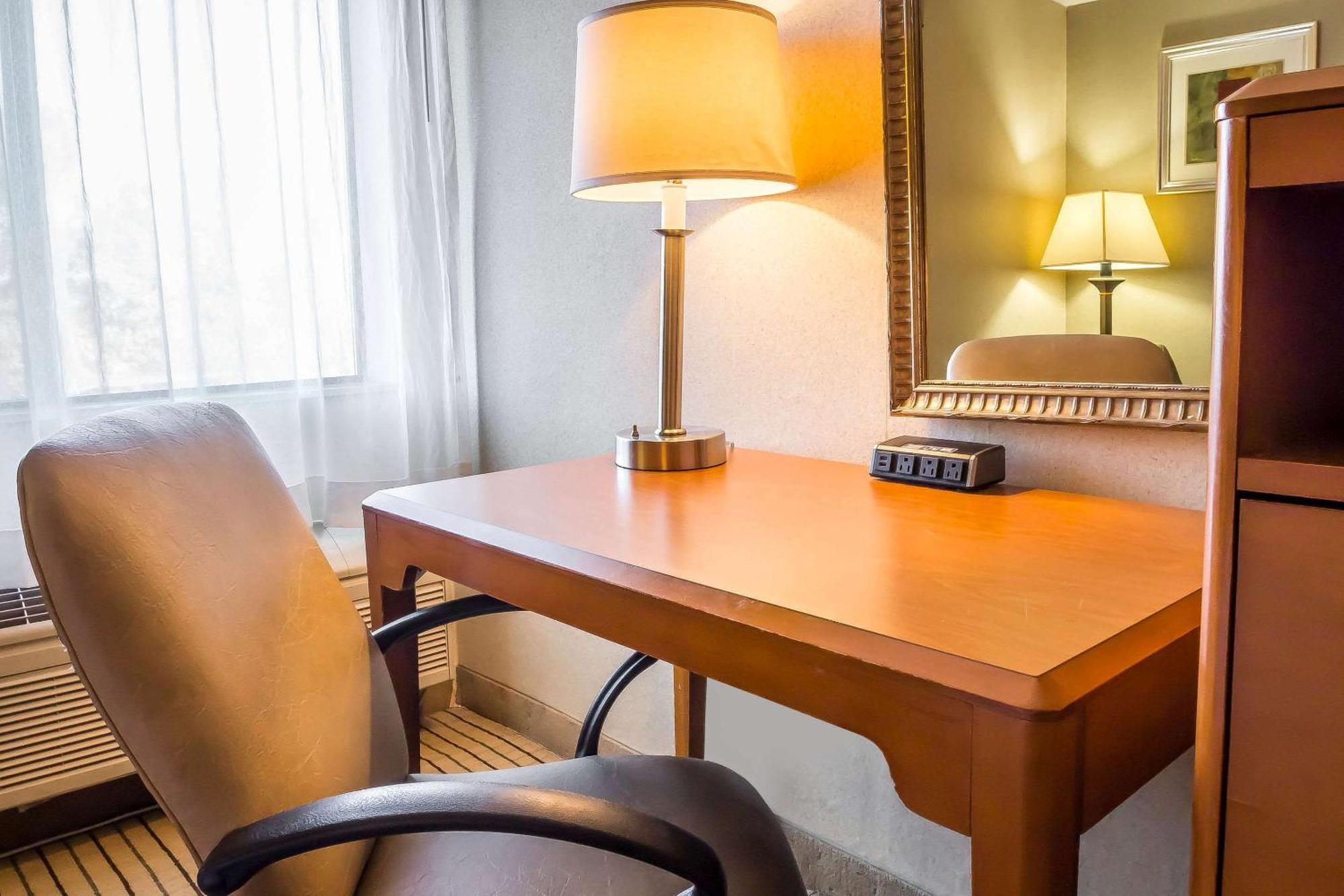 Quality Inn Spring Valley - Nanuet Екстериор снимка