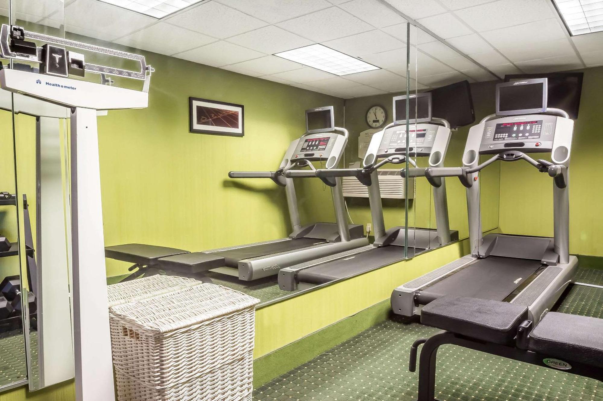 Quality Inn Spring Valley - Nanuet Екстериор снимка
