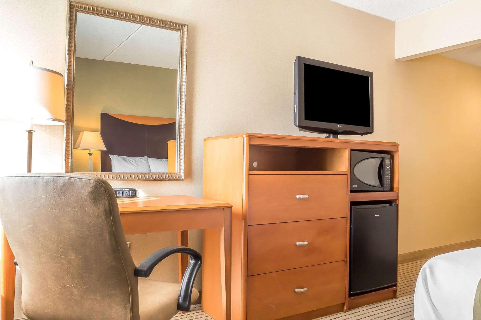 Quality Inn Spring Valley - Nanuet Екстериор снимка